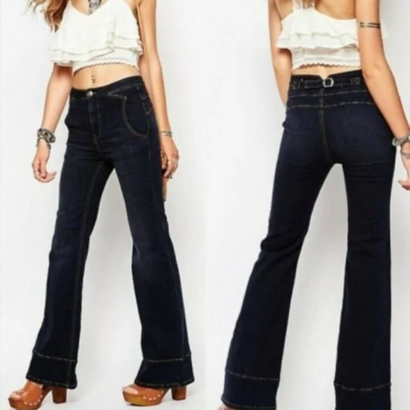 Free Peopleβ Bewick Flare Legs Jeans Size 26 - Picture 2 of 16
